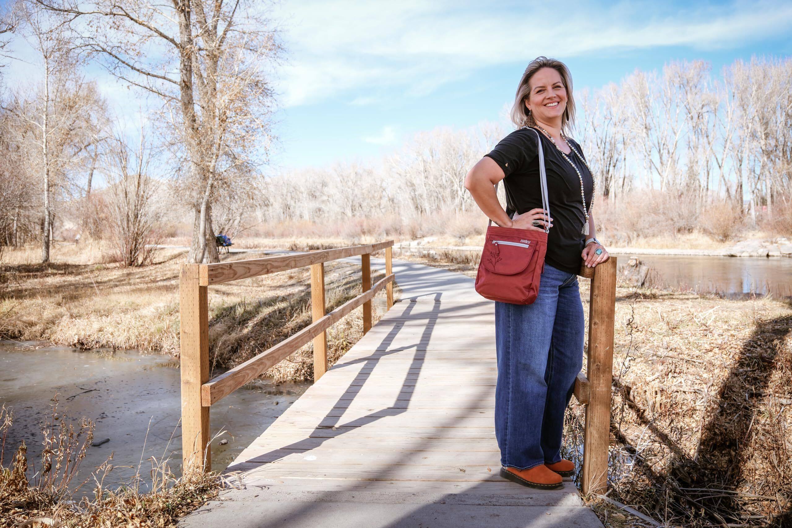 Alt View 2. Haiku - Haiku Jaunt RFID Blocking Crossbody - Rosewood.