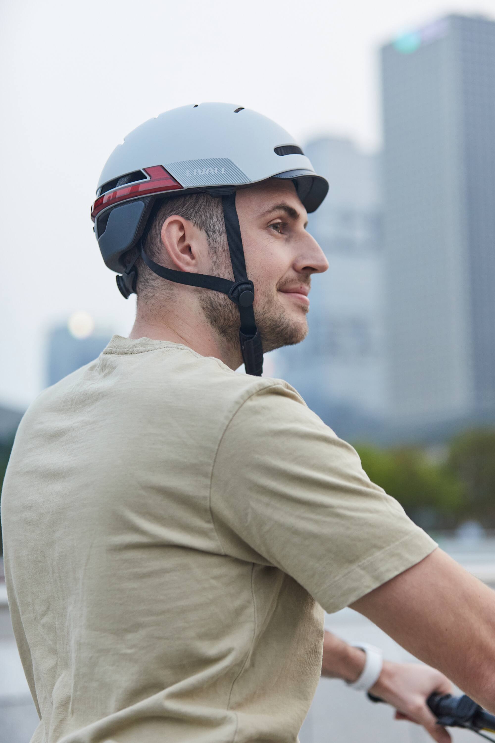Back. LIVALL - LIVALL BH51M NEO Smart Bike Helmet with speakers, Smart Lighting, Fall Detection & SOS Alert- Grey - Grey.