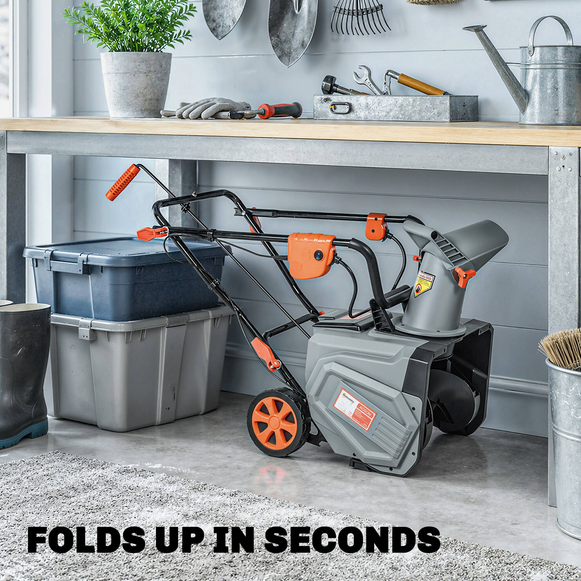 FOLDS UP IN SECONDS