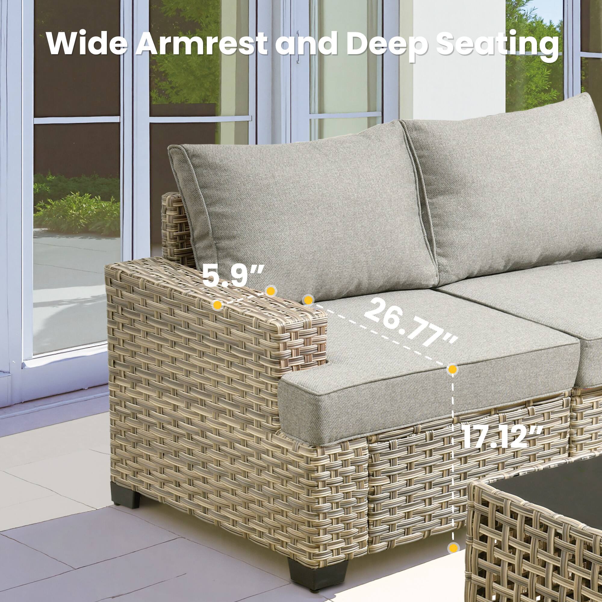 Wide Armrest and Deep Seating  
5.9" 26.77" 17.12"