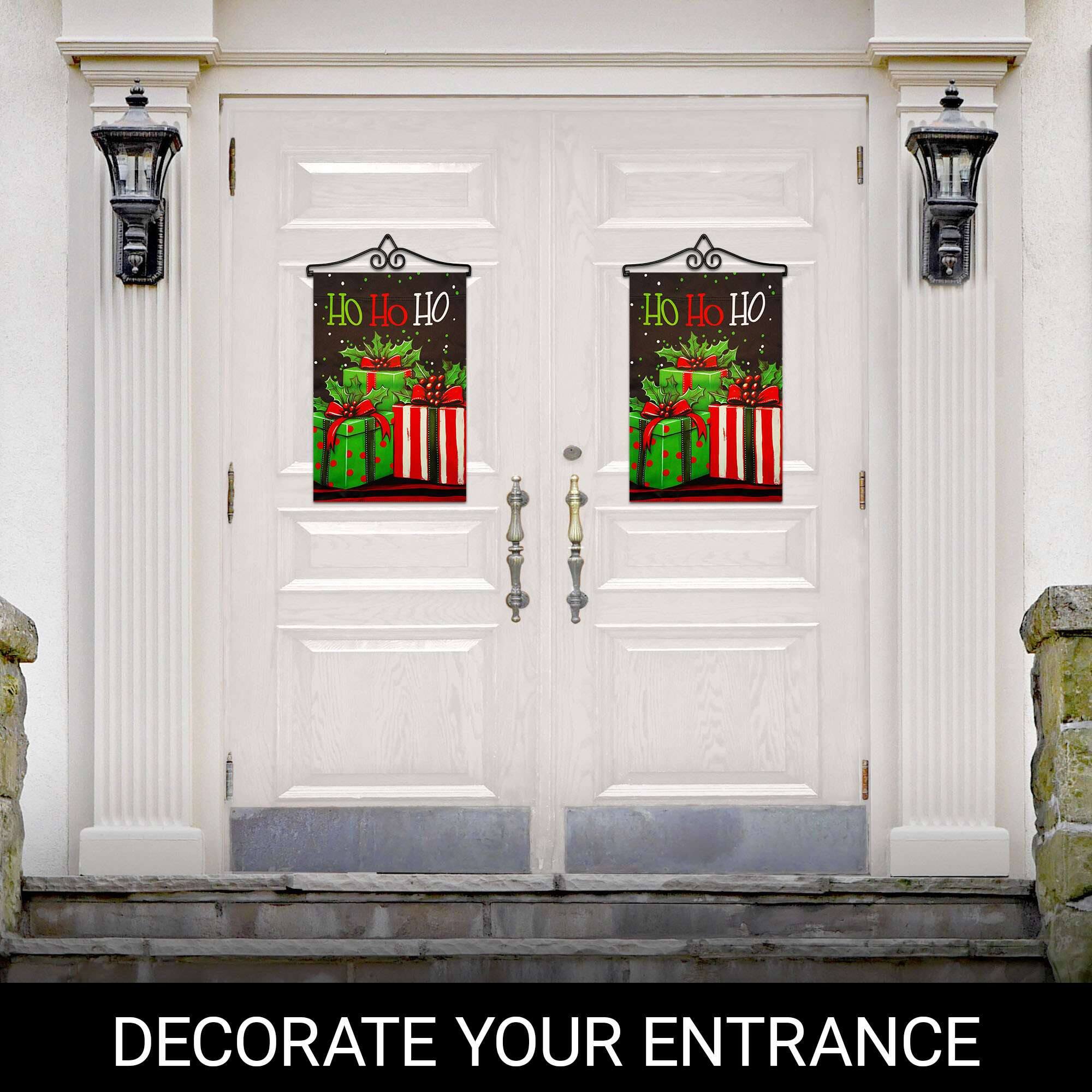 Ho Ho  
Ho Ho Ho  
DECORATE YOUR ENTRANCE
