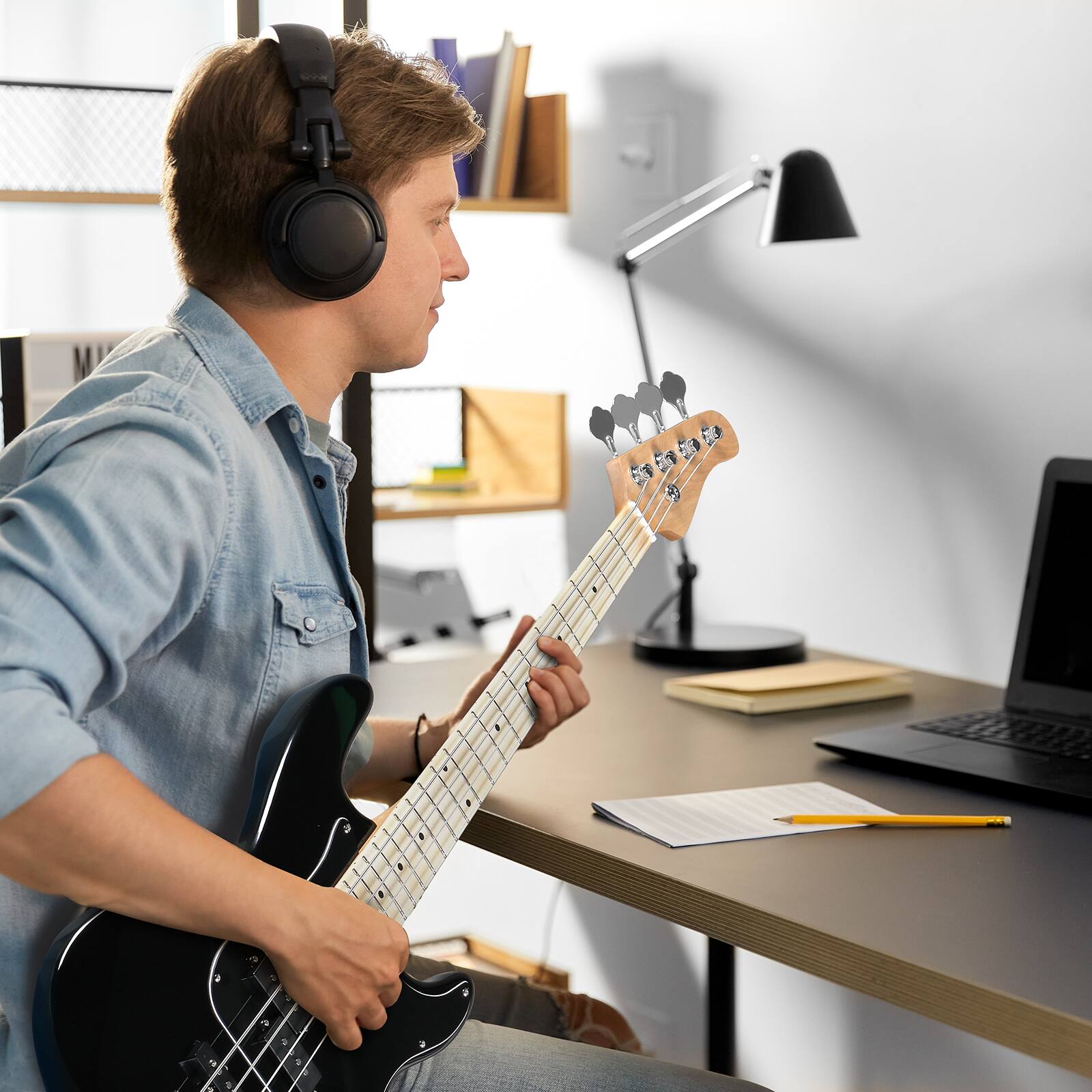 Left. Winado - 4 String Electric Bass Guitar, Full Size Standard Right Handed Rosewood Fingerboard Beginner Kit with Cable Wrench Tool.