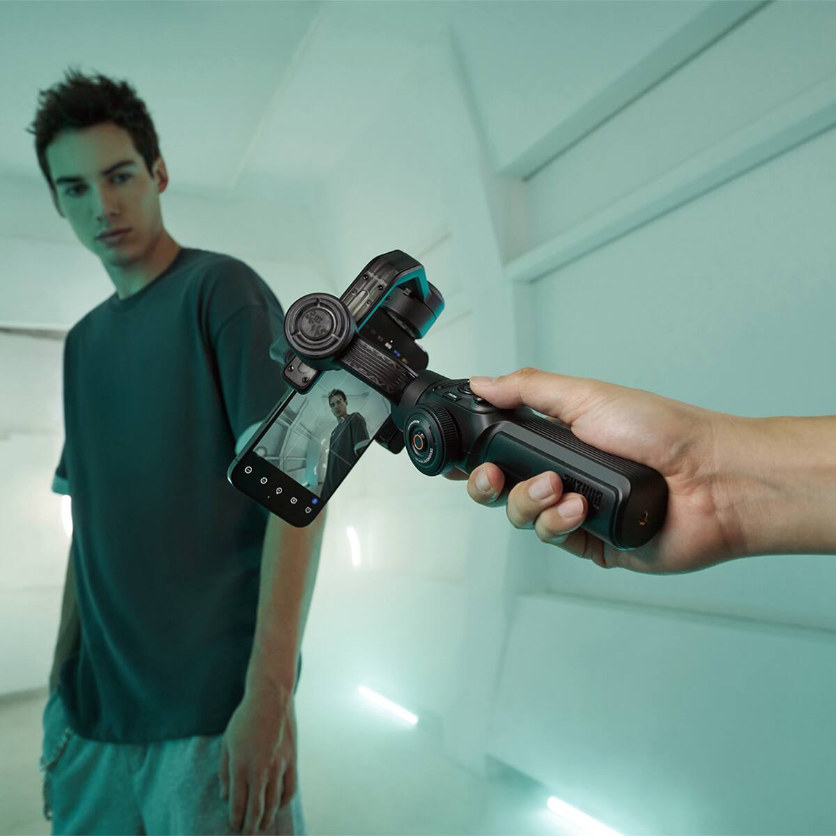 Alt View 6. Zhiyun - Zhiyun SMOOTH 5S AI 3-Axis Handheld Gimbal Stabilizer Standard for Smartphone, Black.
