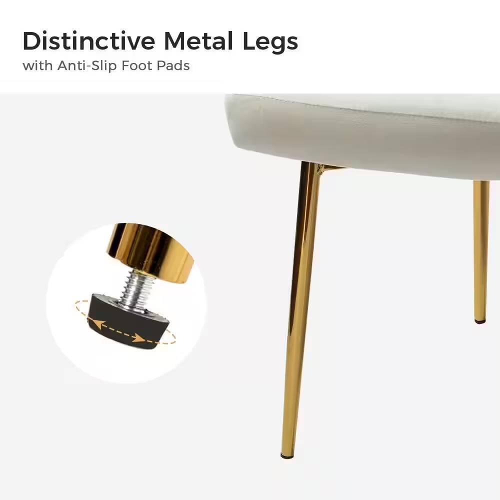 Distinctive Metal Legs  
with Anti-Slip Foot Pads