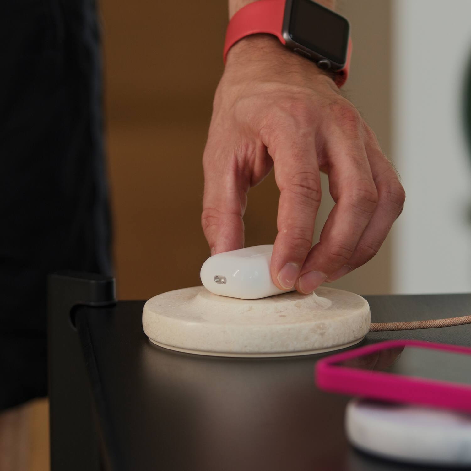 Alt View 10. Einova - Einova Wpcscrc4s400us Classic Stone Marble Wireless Charger, Cream Marble - beige.