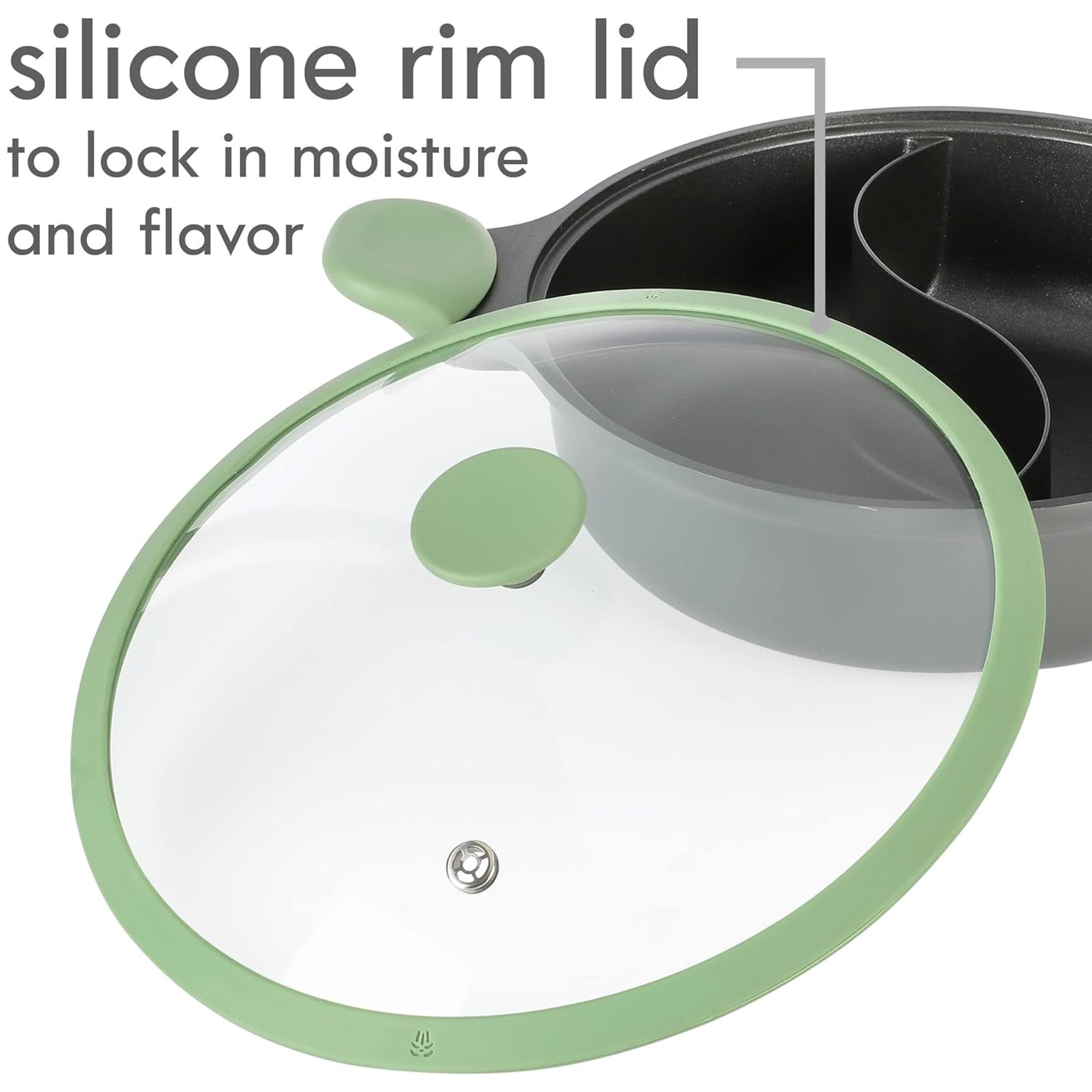 silicone rim lid to lock in moisture and flavor