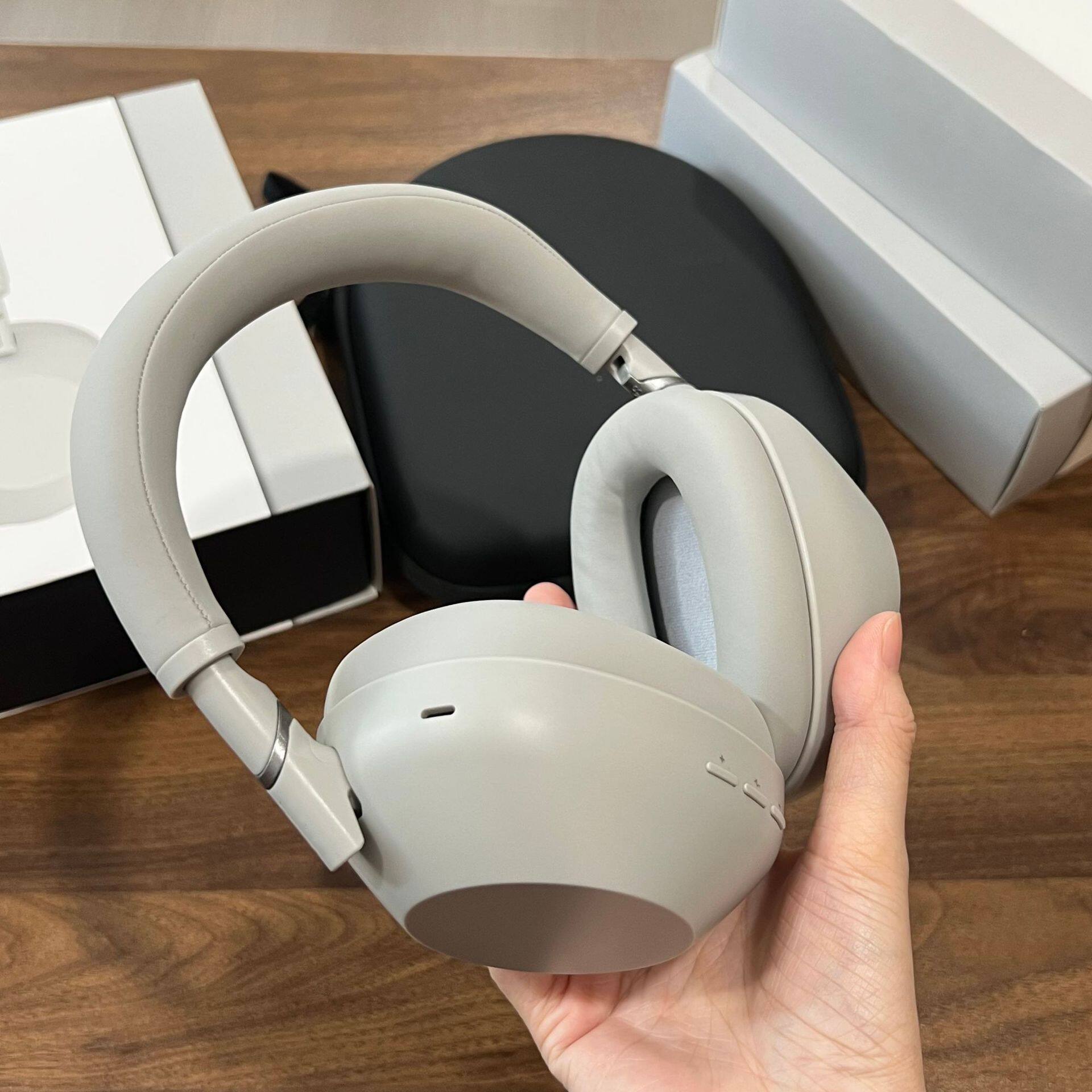 Alt View 3. Cluzine - Full-Ear Wireless Headphones, Foldable Active Noise Cancellation Headset for Daily Use and Gaming - Blue.