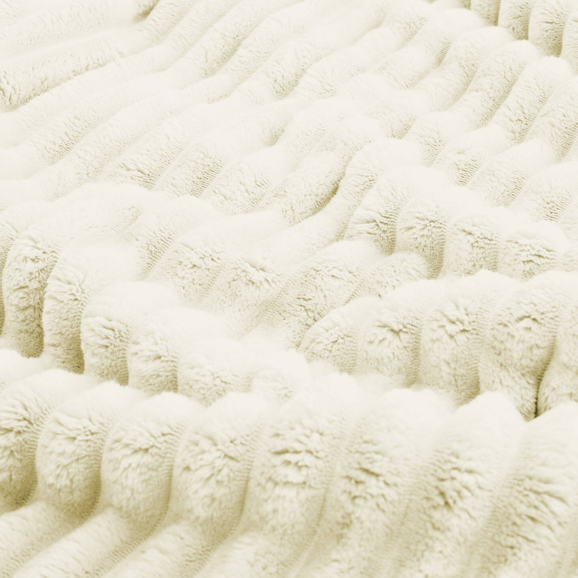 Left. Peace Nest - Peace Nest Flannel Fleece Plush Fuzzy Comforter Set Fluffy Bedding Set with 2 Pillowcases - Cream.