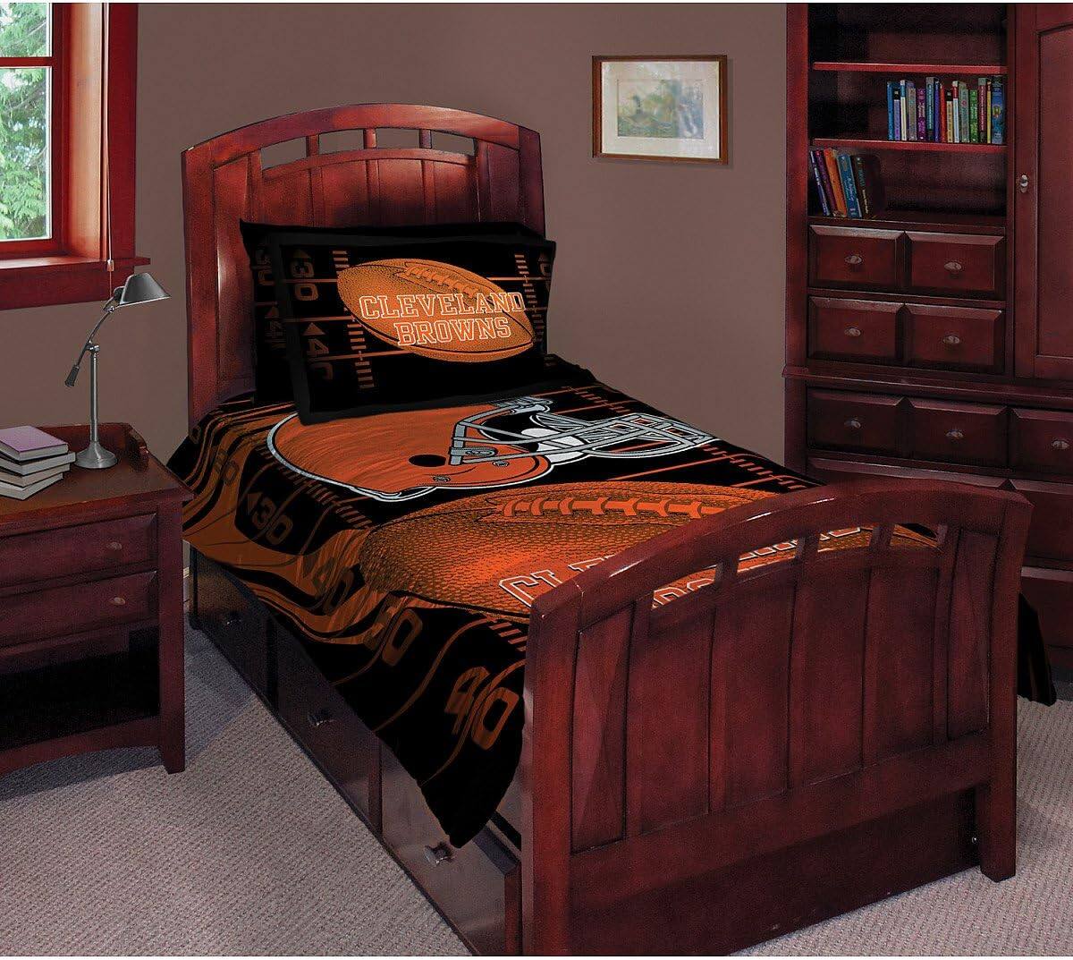 Sure, here is the corrected and grouped text from the image:

- SJU 130
- CLEVELAND BROWNS
- 130
- THU
- pko
- 10
- 1 DR