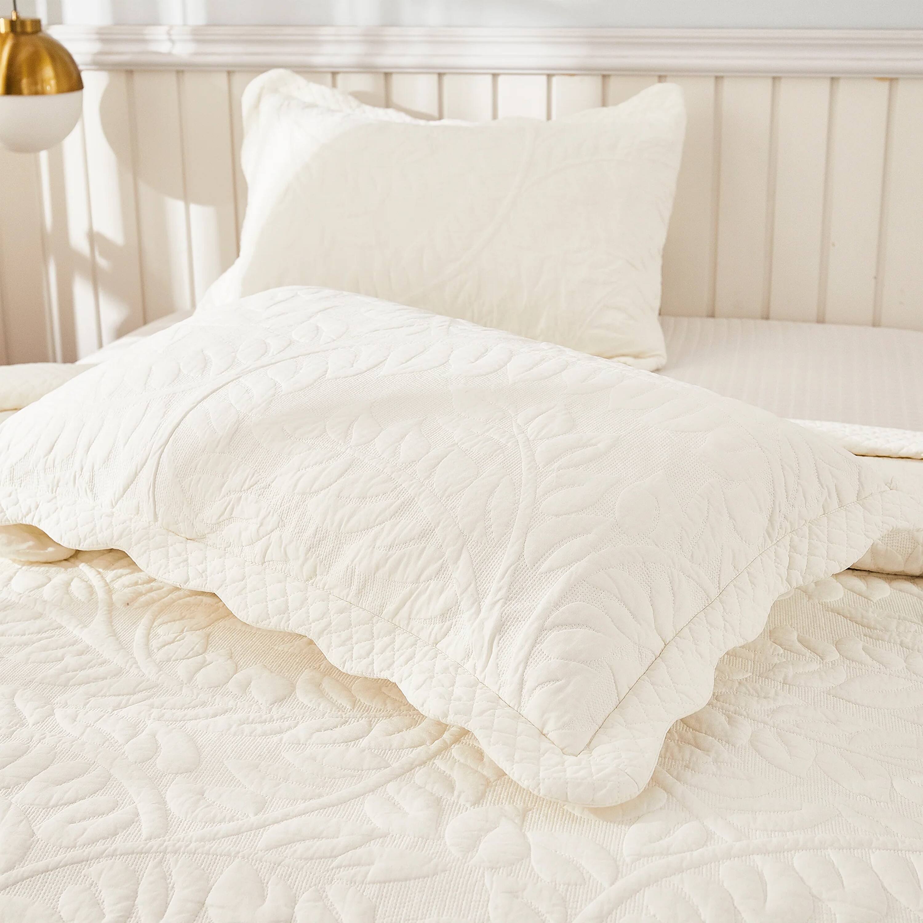Alt View 1. MarCielo - Marcielo 2/3 Piece 100% Cotton Oversized Bedspread Lightweight Quilt Set - White.