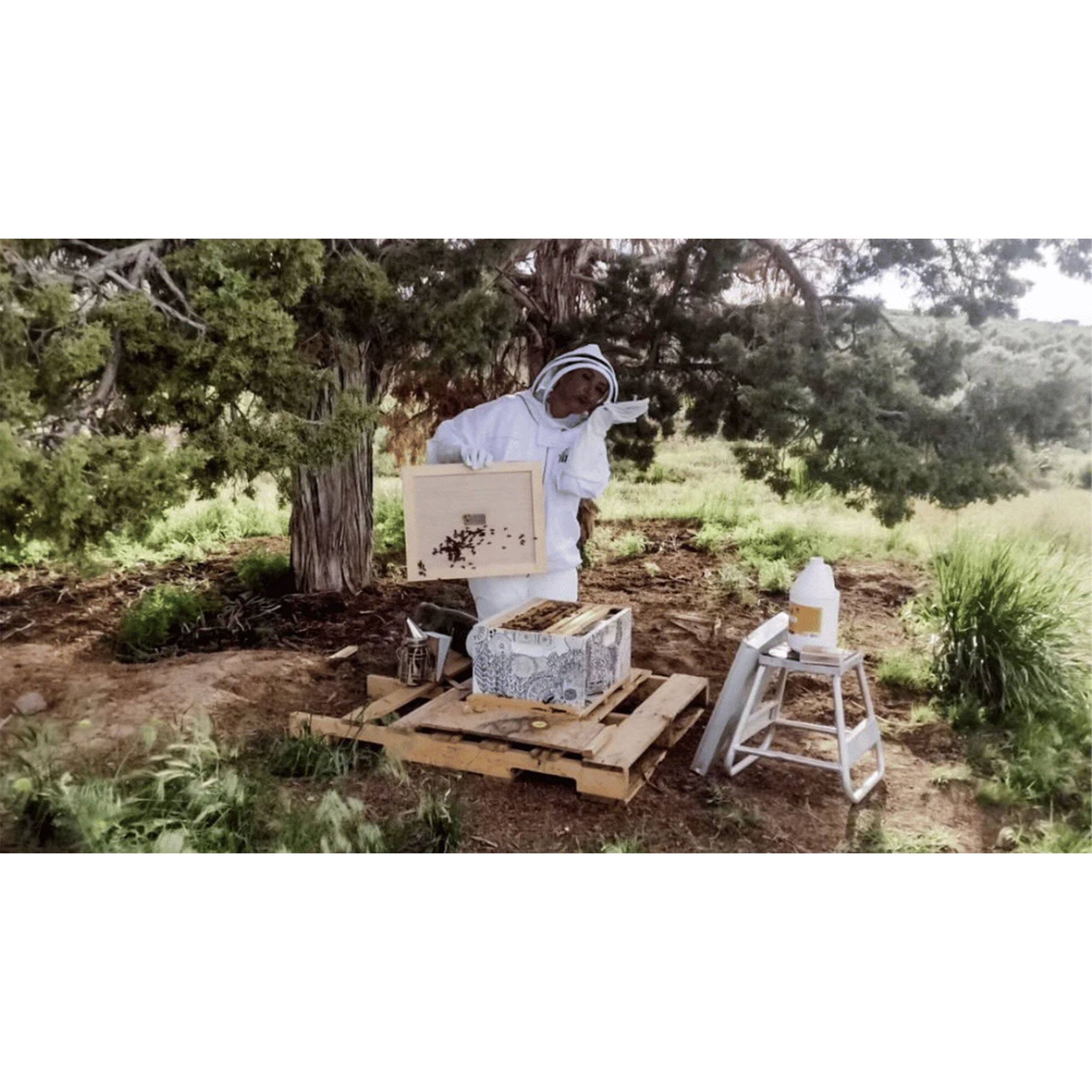 Alt View 10. Master Rancher - Harvest Lane Honey Beekeeping Jacket with Fencing Veil Headpiece, Large - White.