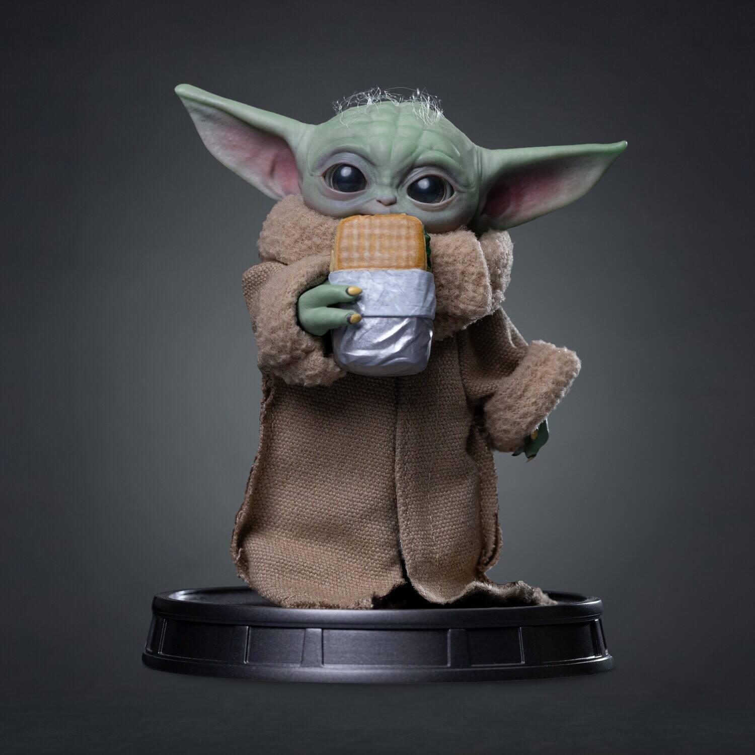 Alt View 1. Iron Studios - The Mandalorian and Grogu - 1/4 Scale Statue - Grogu Food Cart Snack   - COLLECTIBLES - Multicolor.