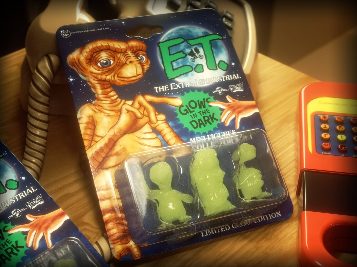 E.T. The Extra-Terrestrial Glows in the Dark Mini Figures Collector's Edition