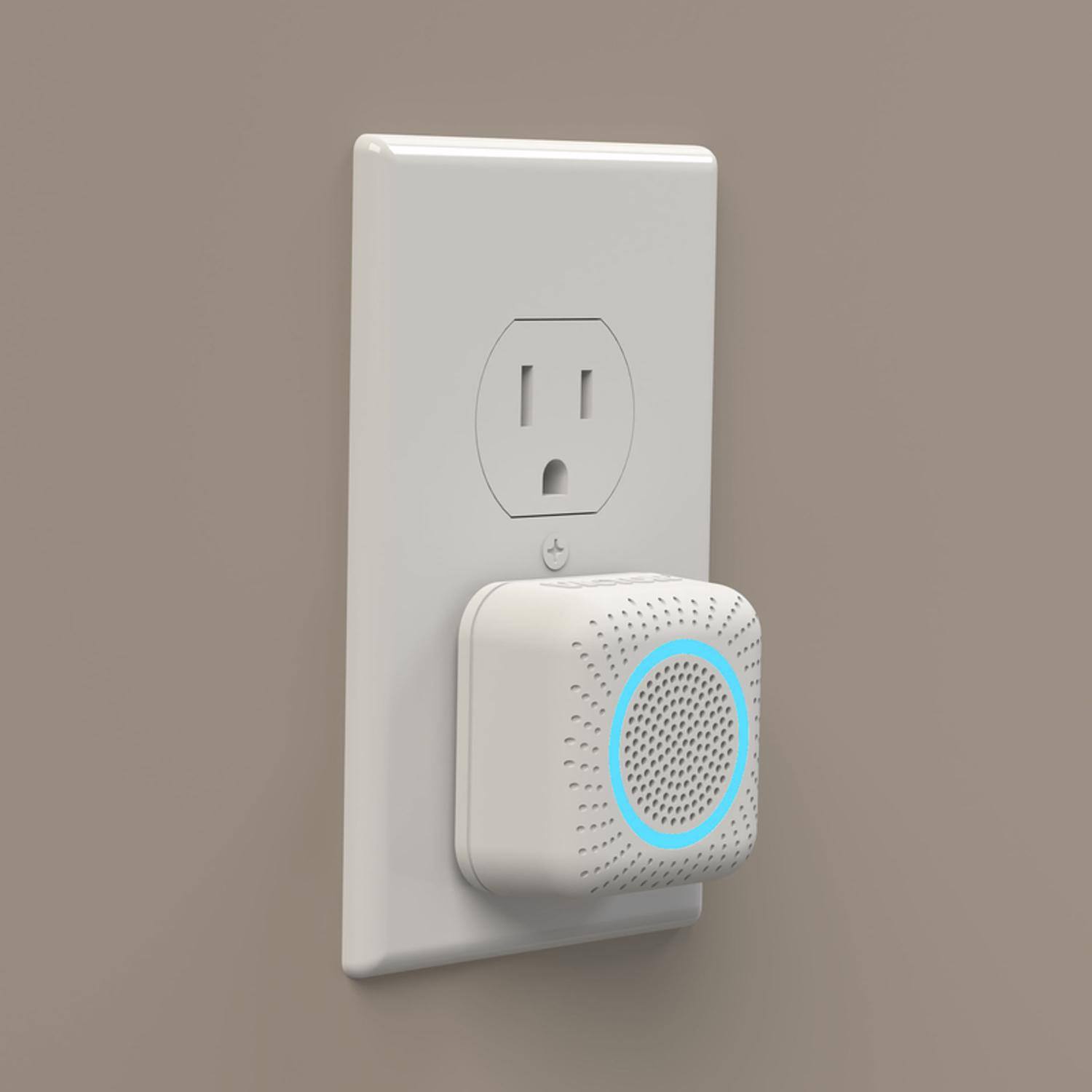 Left. Victor - Victor PestChaser Plug-In Electronic Pest Repeller For Rodents 3 pk - White.