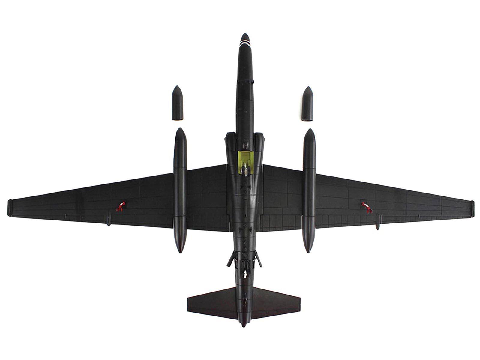 Back. Hobby Master - Lockheed U-2S Dragon Lady "80-1083 99th ERS 9th RW RAF Fairford" 2021 USAF "Air Power Series" 1/72 - Black.