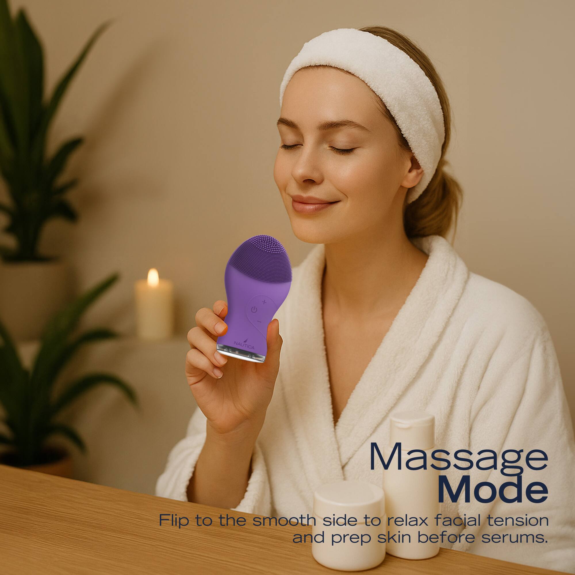 Massage Mode

Flip to the smooth side to relax facial tension and prep skin before serums.