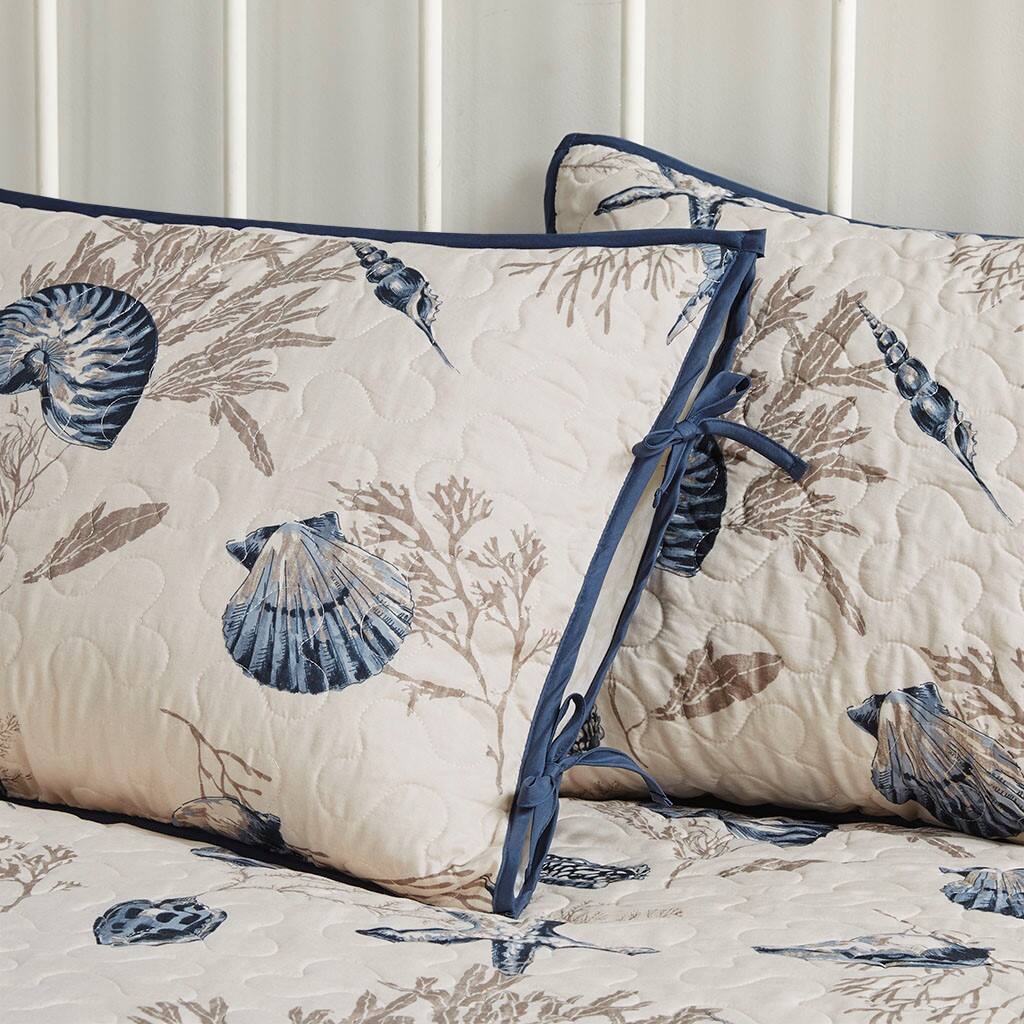 Alt View 2. Gracie Mills - Gracie Mills Villanueva 6-Piece Reversible Daybed Cover Set - Blue.