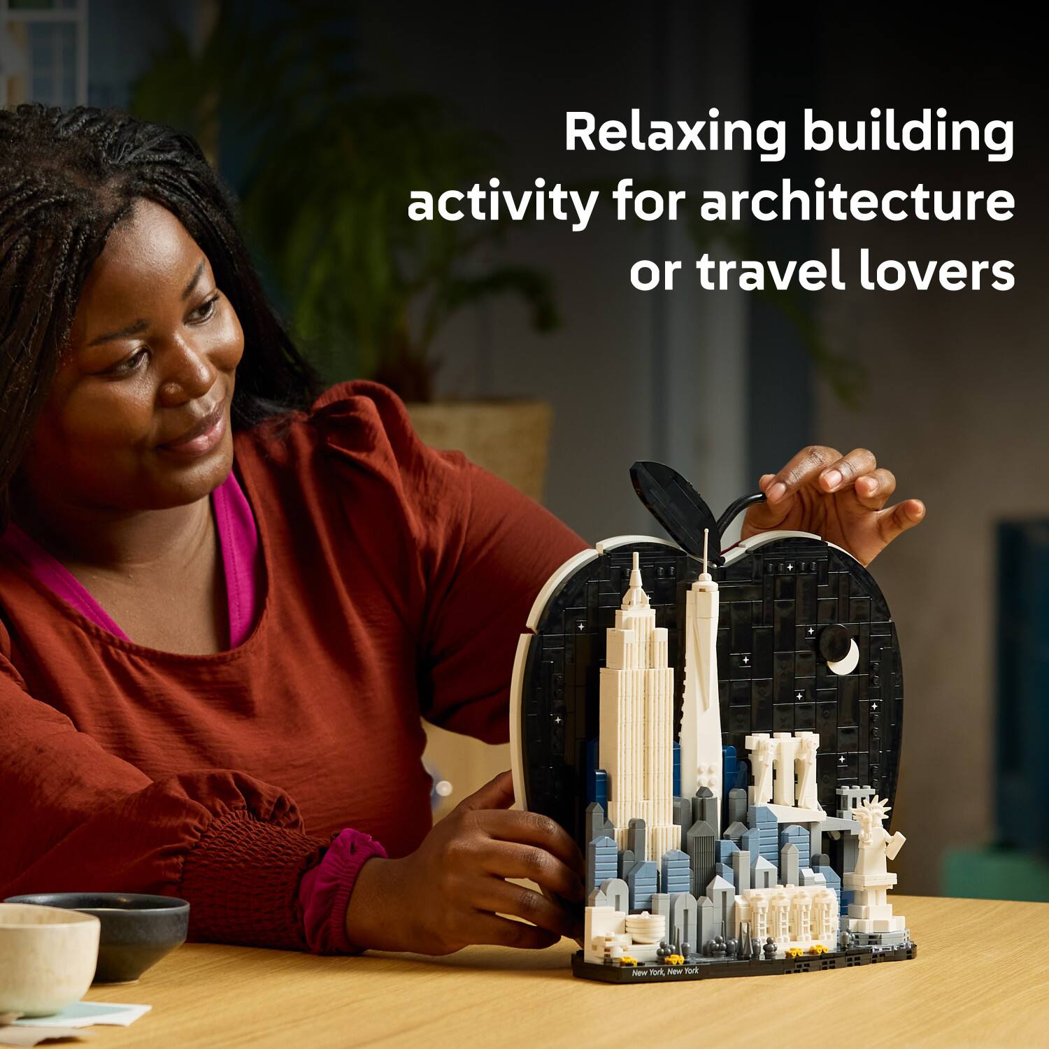 Relaxing building activity for architecture or travel lovers