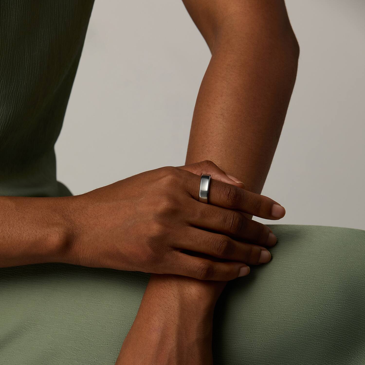 Alt View 7. RINGCONN - Gen 3 Smart Ring with Vascular Health Insights, Vibration Alerts, Sleep Apnea Monitoring, Charging Case - Size 13 - Future Silver.