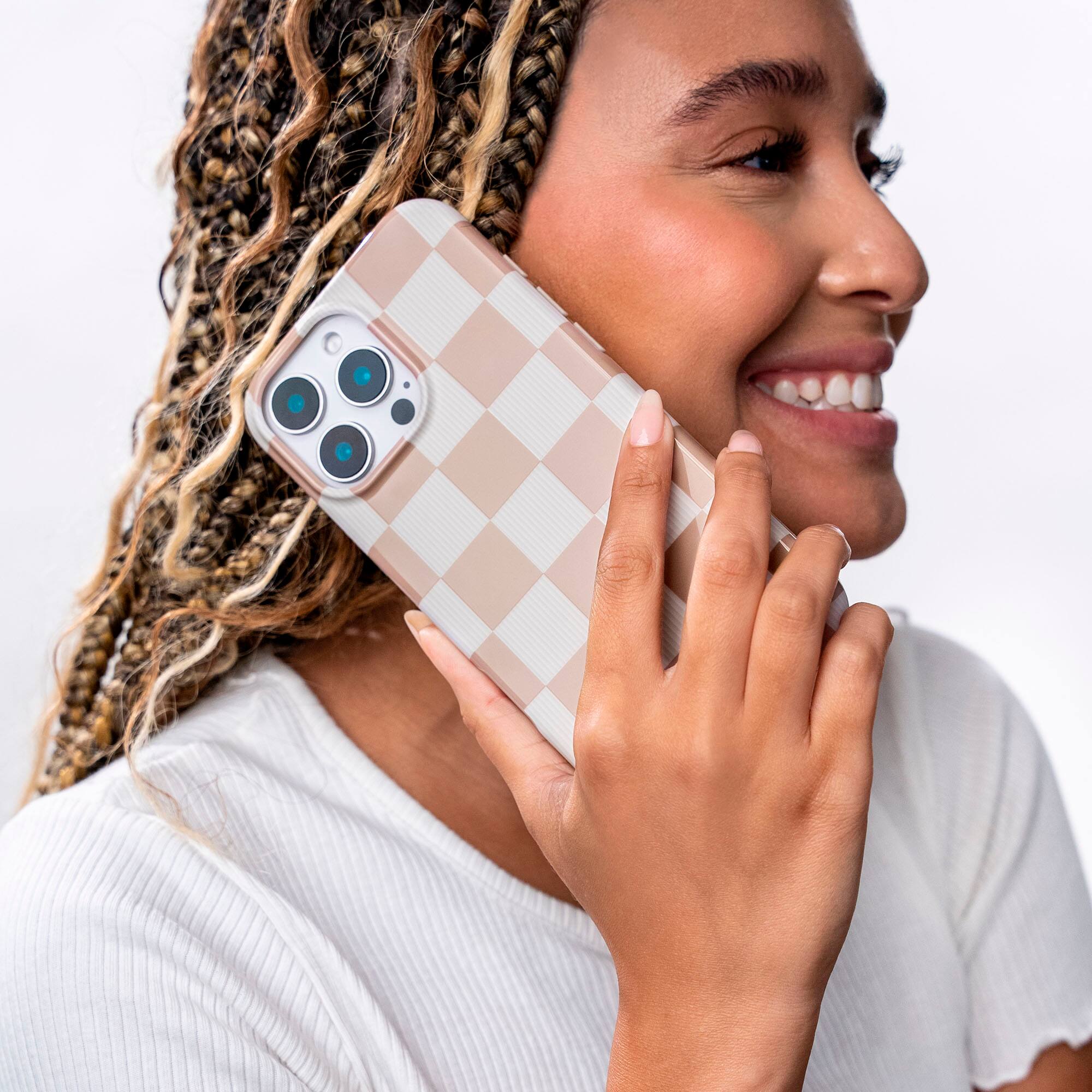 Alt View 3. VELVET CAVIAR - Magsafe Case for Apple iPhone 16 Pro - Checker Nude.