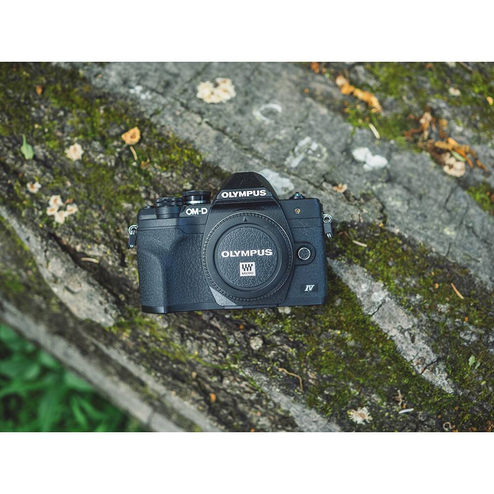 OLYMPUS OM-D OLYMPUS OM-D IV