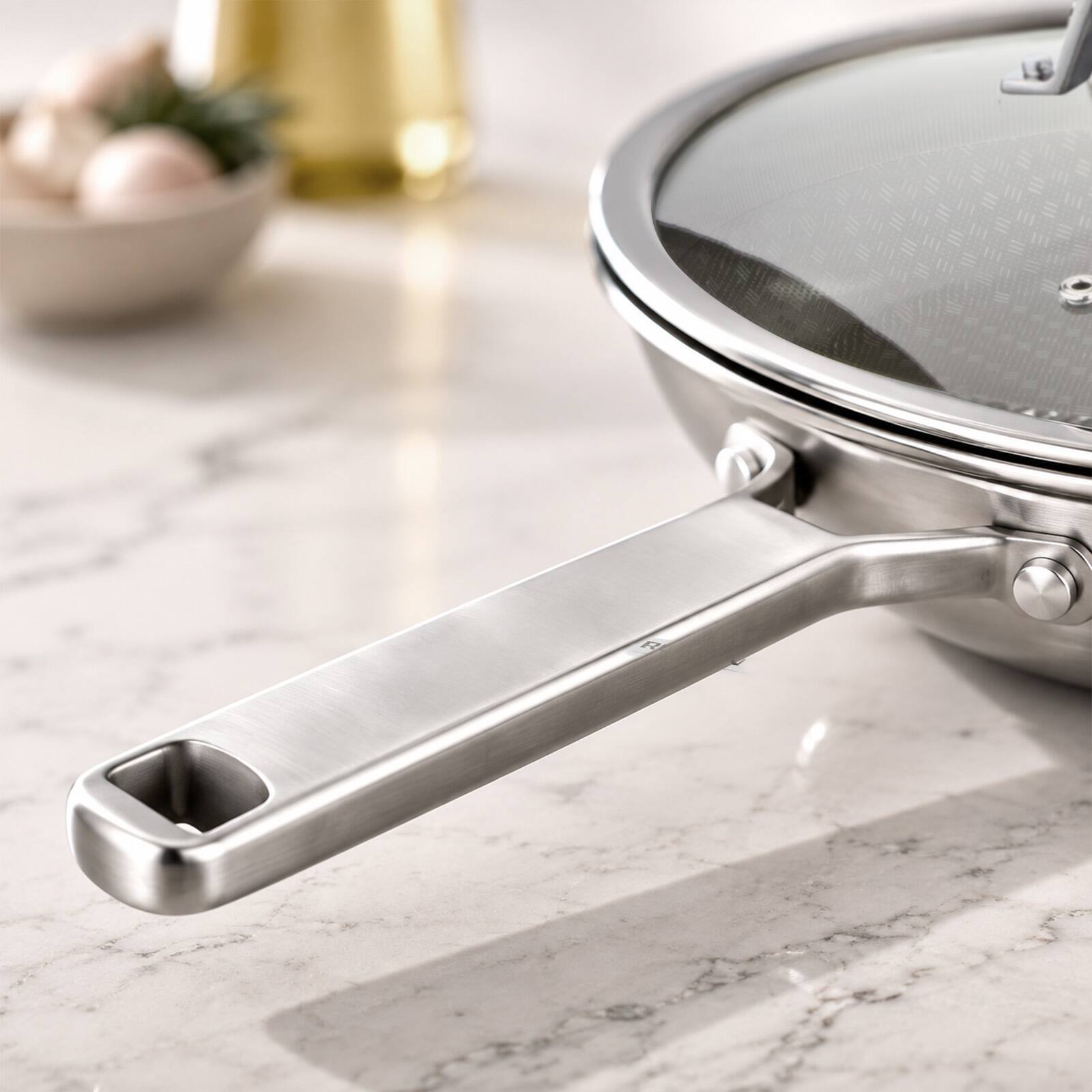 Alt View 4. Winado - 3 Pieces Titanium Frying Pan Set with 8" 10" 12" Skillets & Tempered Glass Lids & Ergonomic Handles for Family Cooking - Brown & Silver.