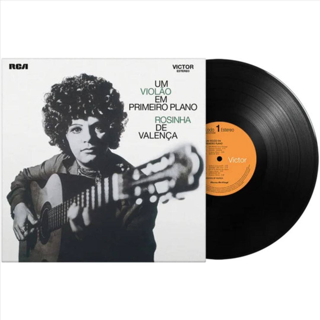 Front. Um Violão Em Primeiro Plano [LP].