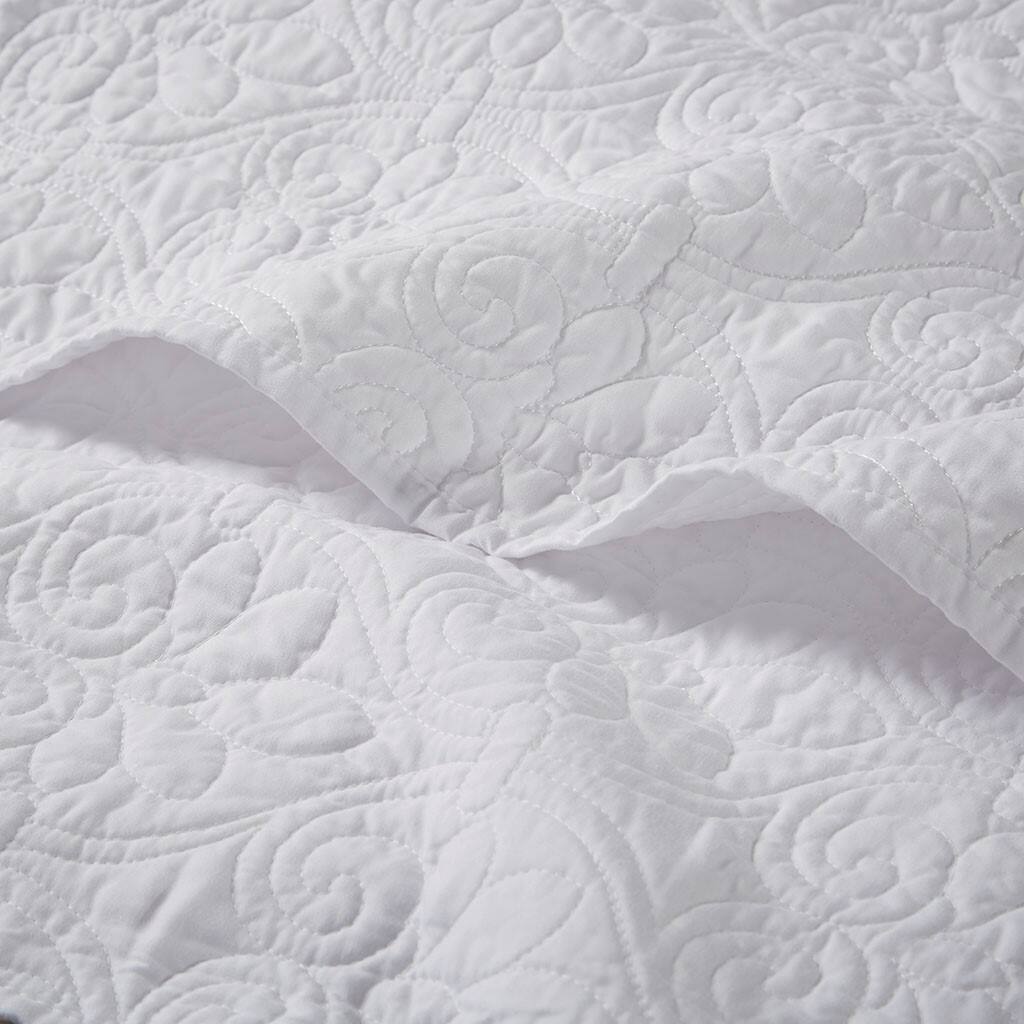 Alt View 5. Gracie Mills - Gracie Mills Sandy Classic Stitch Oversized Quilted Throw Blanket - White.