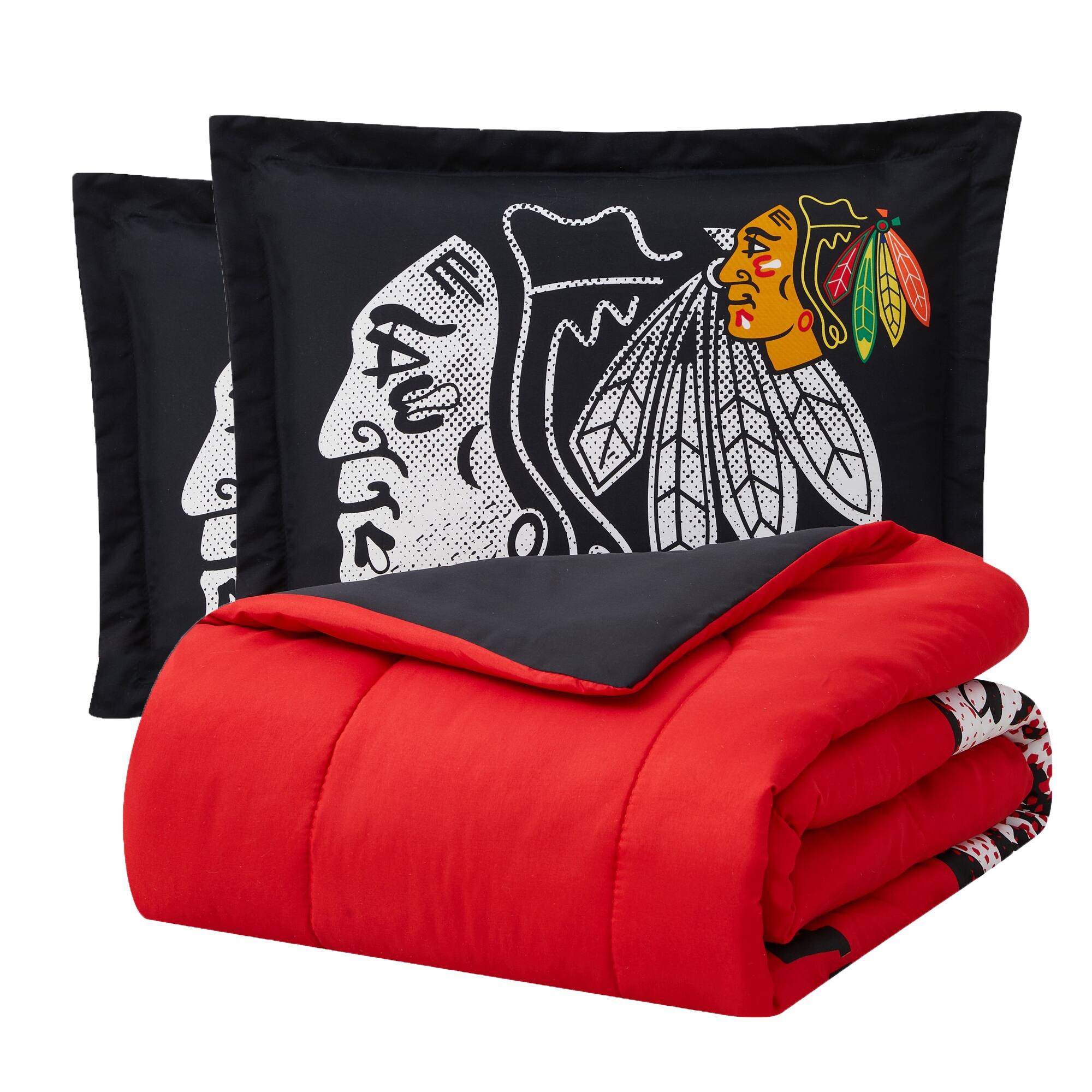 Angle. Sweet Home Collection - NHL Chicago Blackhawks Comforter & Pillow Sham Set- Full/Queen - Multicolored.