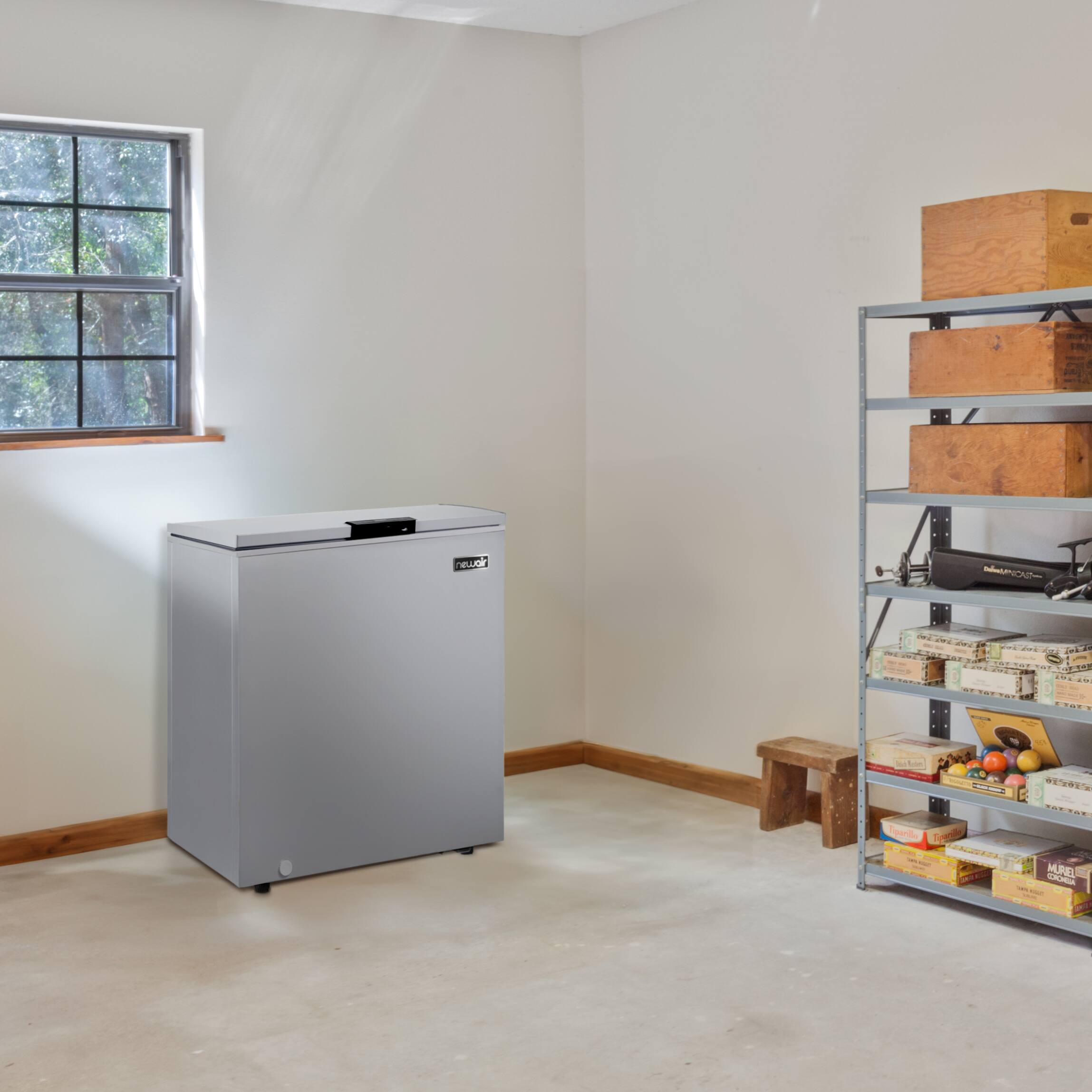 The text in the image appears to be a mix of letters and numbers that are not clearly grouped or correct. Here is an attempt to group and correct it:

- "newol MHO eio"
- "PA .. UUUN"
- "IUAU TTTAT"
- "pand - OCE - MURIEL Cide"

It seems like there might be some errors or misinterpretations in the text. If you have more context or a clearer image, it might help in accurately correcting it.