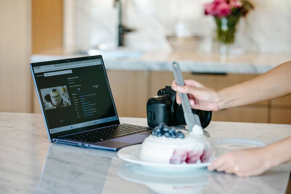 Alt View 4. VAIO - VAIO FS 14" | Laptop | Intel Core i3 | 8GB RAM | 512GB SSD | - Frosted Mint.