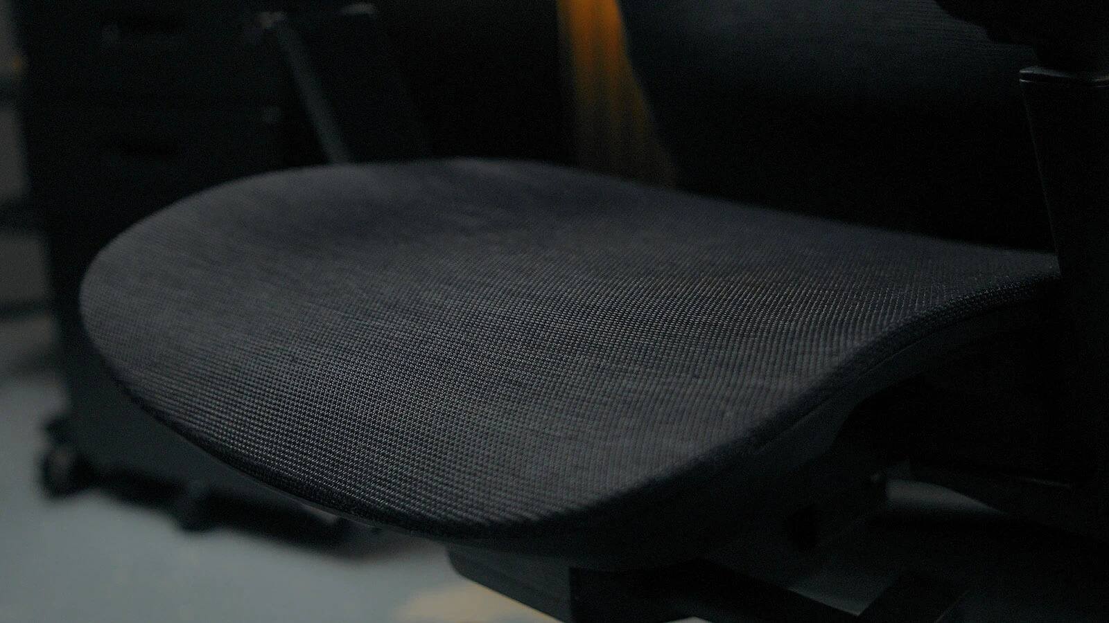 Back. Autonomous - ErgoChair Pro Office Chair Lumbar Support Mesh - Black.