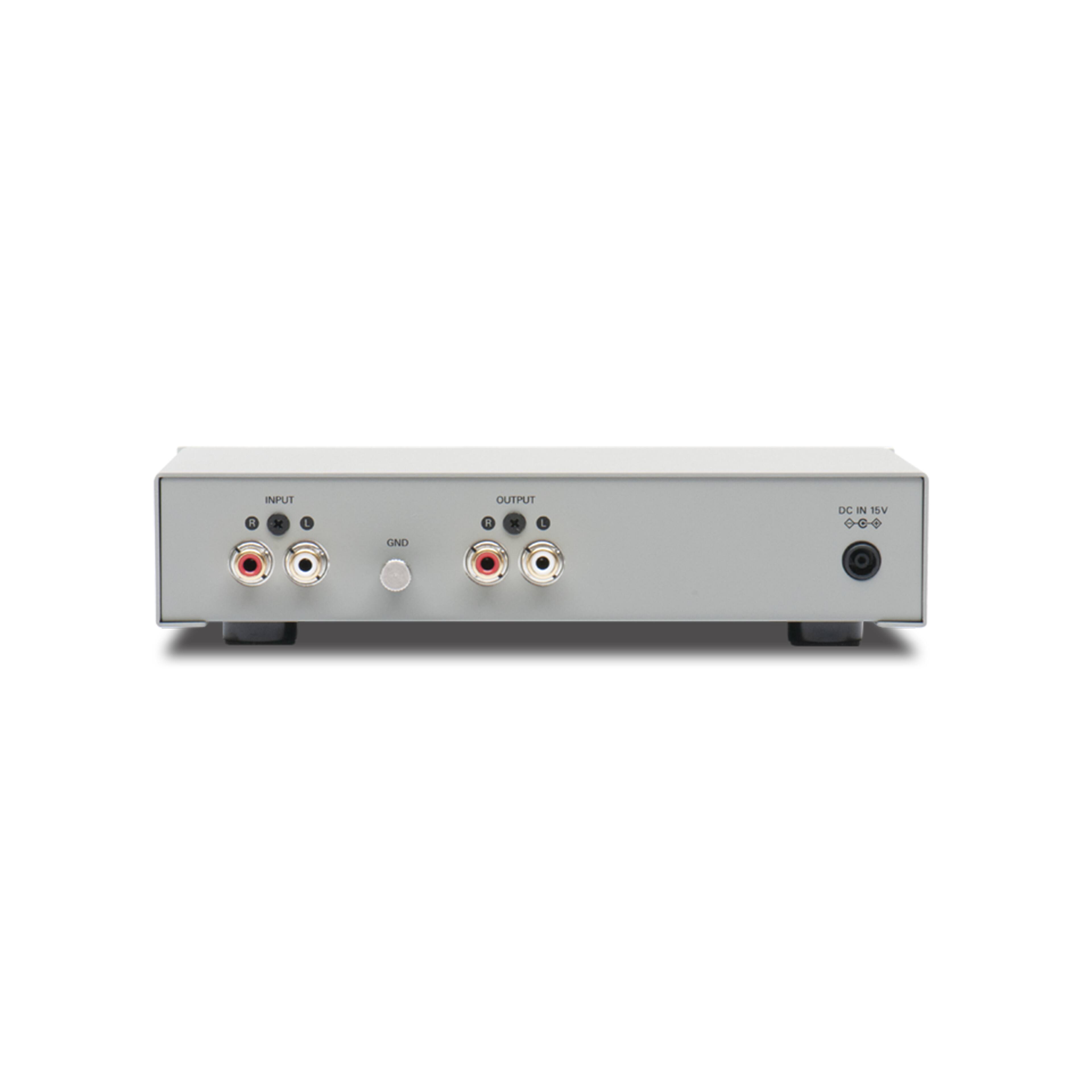 INPUT a 3 & he OUTPUT . L DC IN 15V 66+