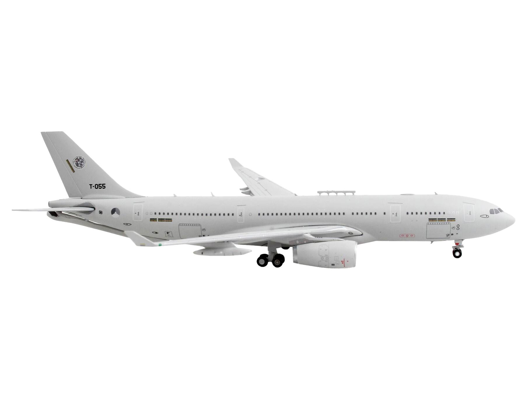 Angle. GeminiJets - Airbus A330 MRTT Tanker Aircraft NATO - Royal Netherlands Air Force Gemini Macs Series 1/400 Diecast Model Airplane - White.