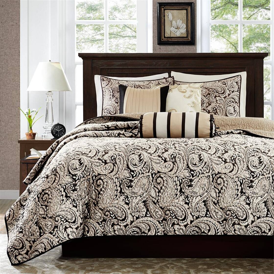 Alt View 1. Gracie Mills - Gracie Mills Thornton 6-Piece Jacquard Quilt Set with Cozy Throw Pillows - Black.