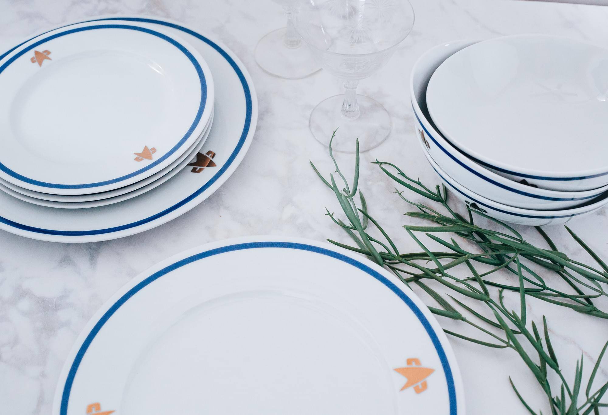 Alt View 2. Ukonic - Star Trek: The Next Generation Dinnerware Sets | 16-Piece Ceramic Dinner Set - White.