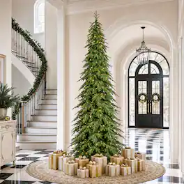 Glitzhome - 11ft Pre-Lit Pencil Spruce Artificial Christmas Tree with 800 Lights - Green