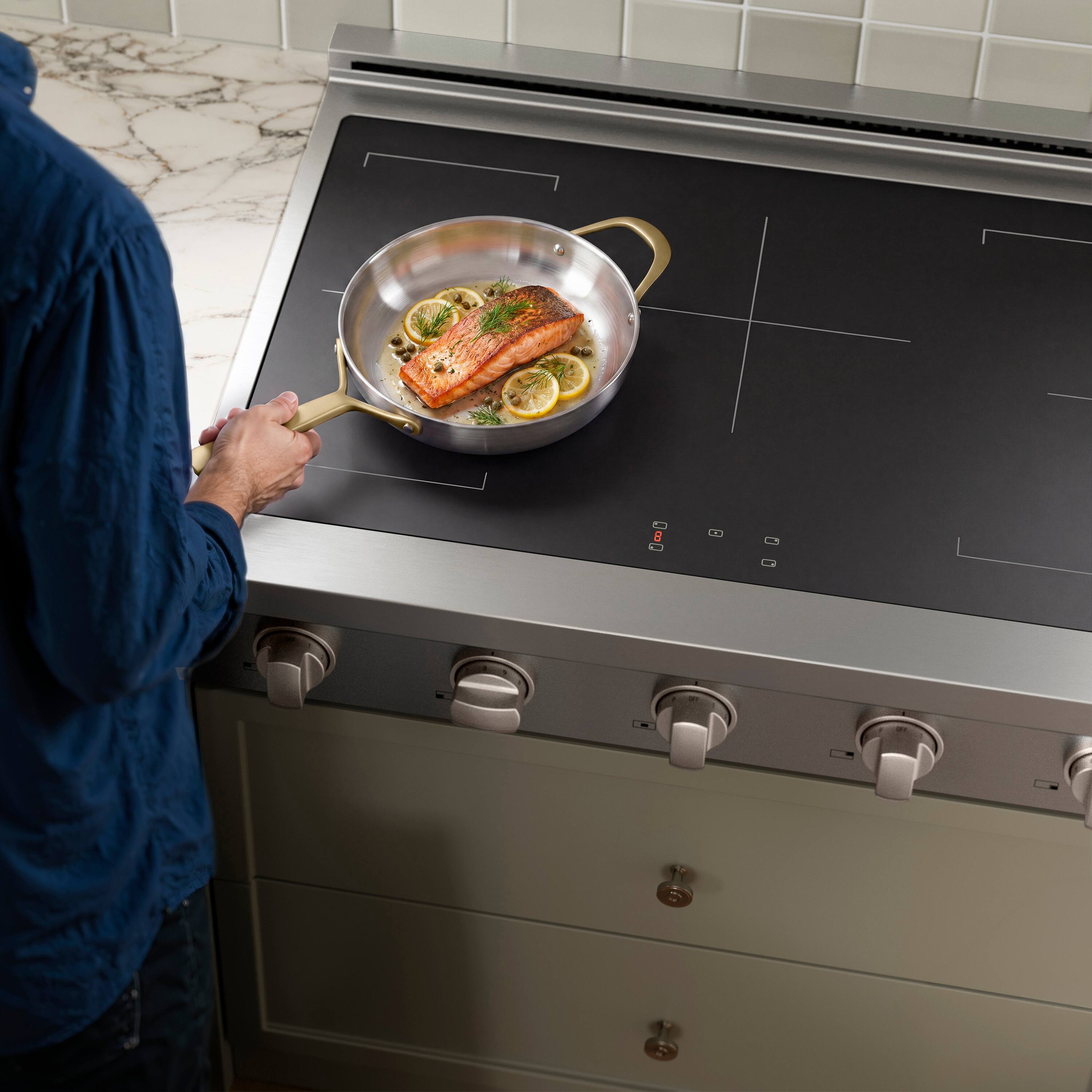 Alt View 7. ZLINE - 36 in. Paramount Built-in Electric Induction Rangetop with 5 Element Cooktop in Stainless Steel - Stainless Steel.