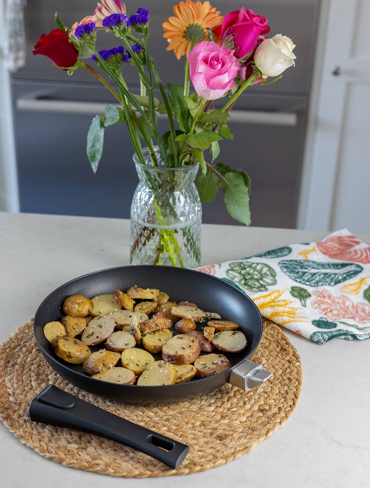 Alt View 3. Scanpan - Urban 10.25-Inch Nonstick Fry Pan with Detachable Handle - Black.
