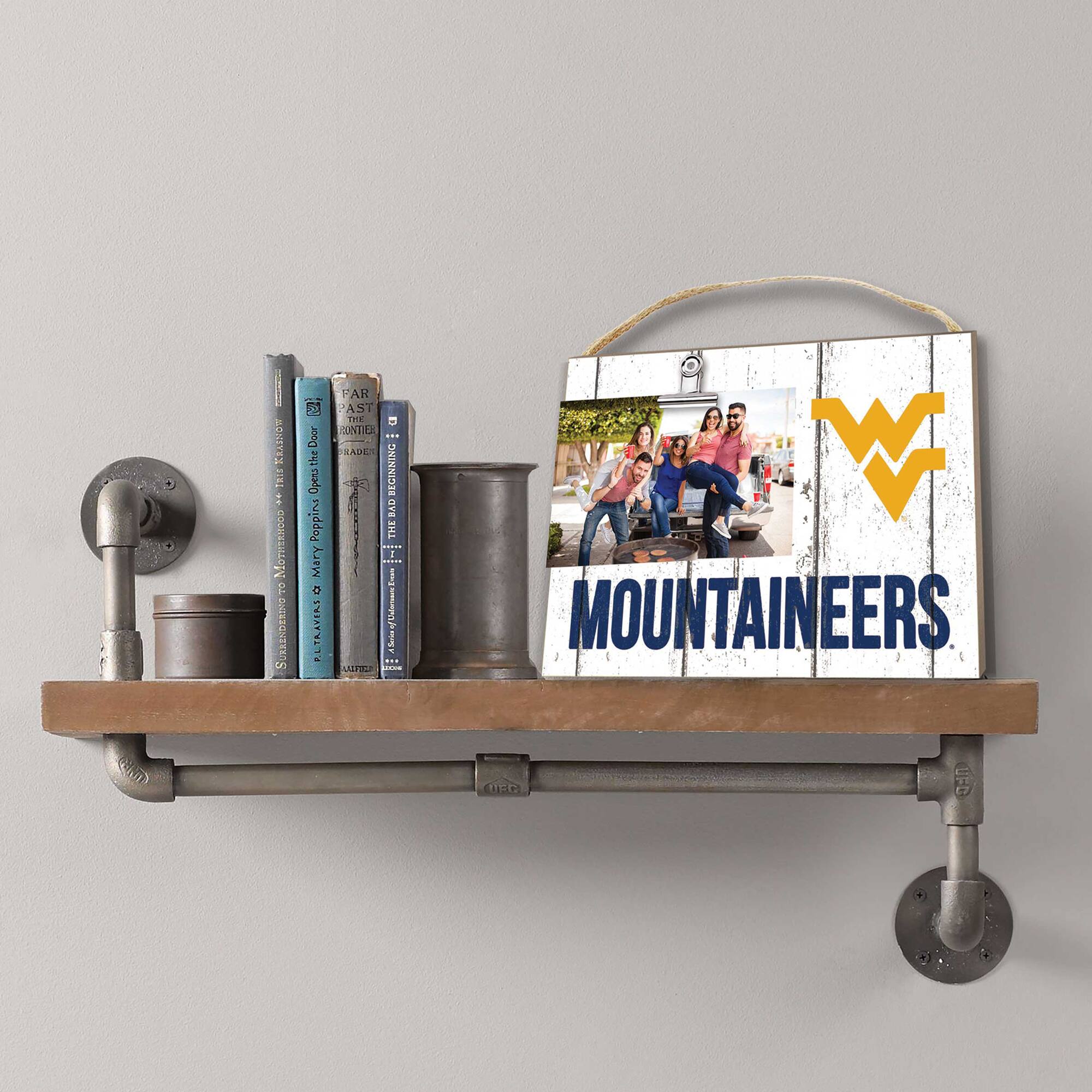 IN E: HR PRADES DIG sn PAR PAST THE UETIER Door ... RAINS the Opensthe Opens BEGINNING BAD Poppins THE Mary ... Evan b noets LTRATEAS - ! I W MOUNTAINEERS UEC UFD