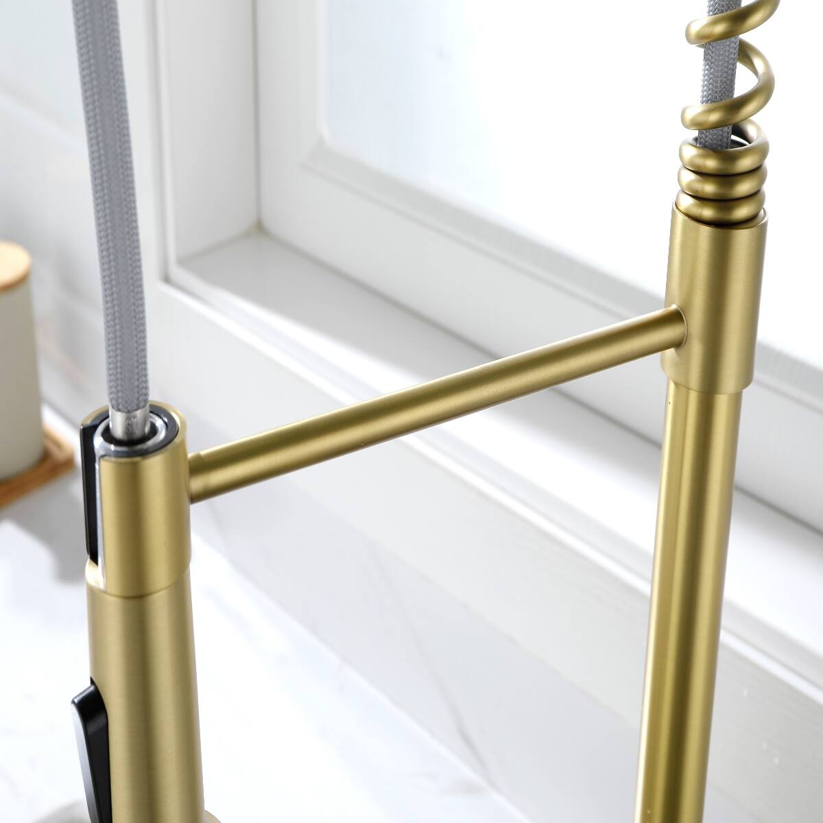 Back. Ropilly - Ropilly Gold Pull Out Kitchen Faucet, High Arc Single Handle Faucet with Pull Down Spray Head - Gold.