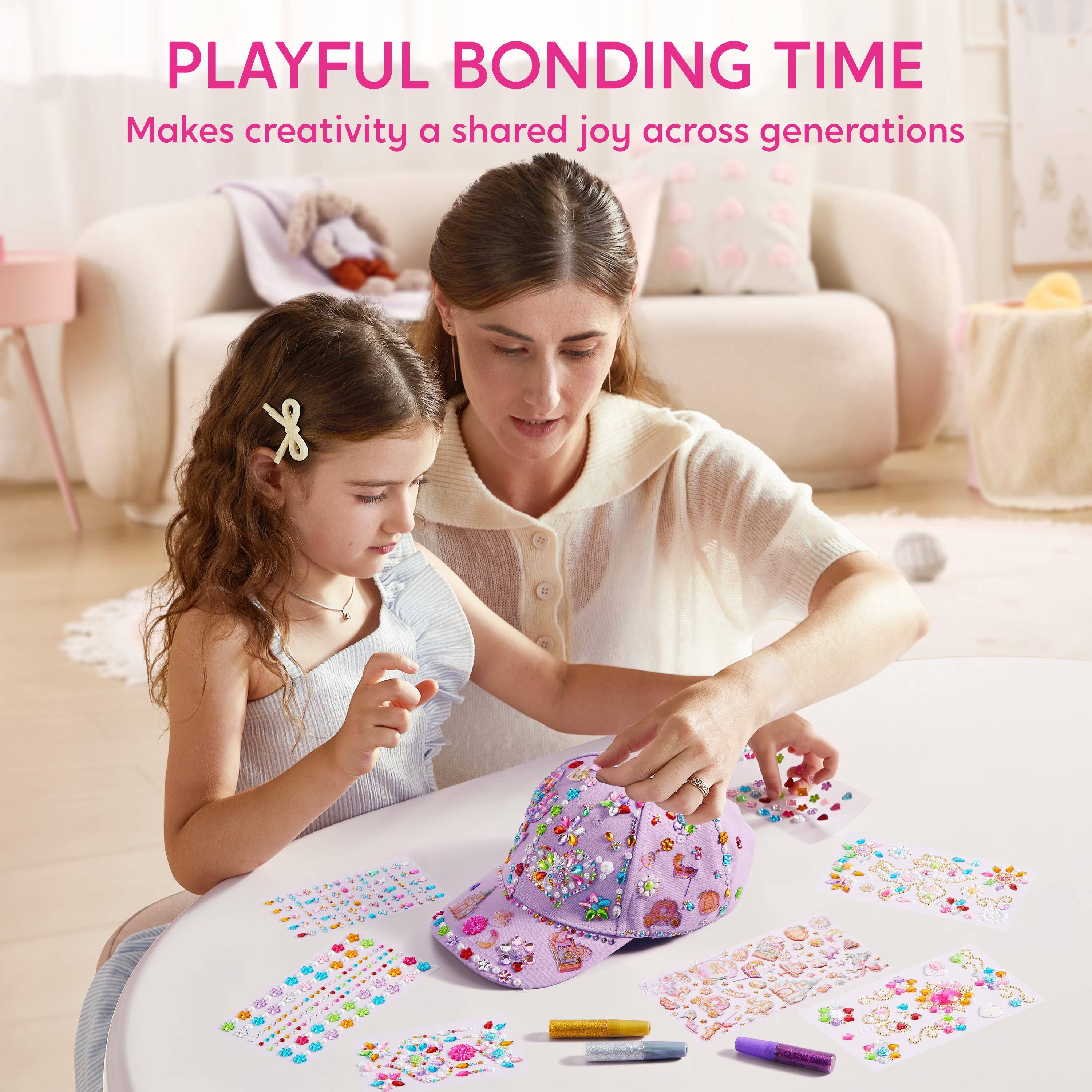 PLAYFUL BONDING TIME  
Makes creativity a shared joy across generations