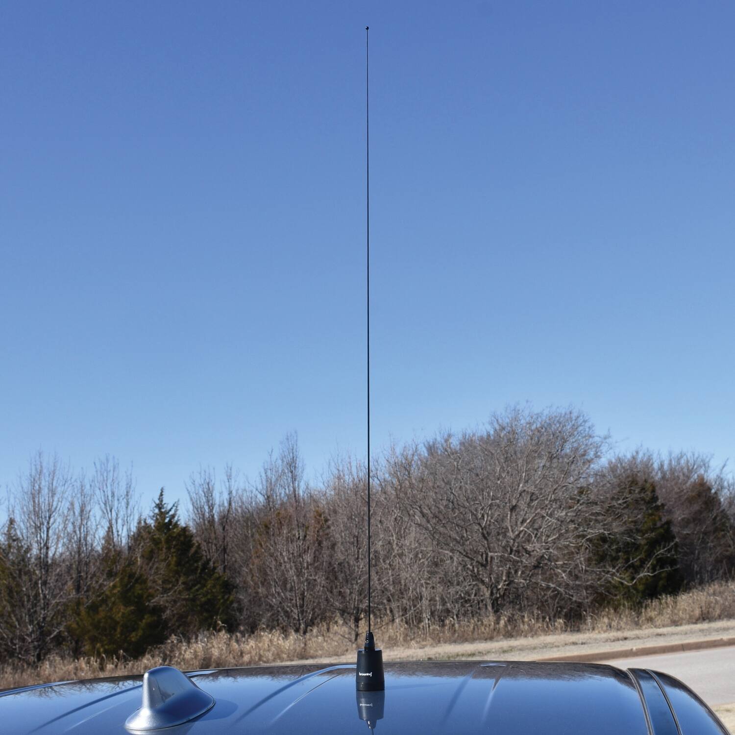 Angle. Browning - Browning Br-158-b 200-watt Pretuned Wide-band 144 Mhz To 174 Mhz 2.4-dbd-gain Vhf Black Antenna With Nmo Mounting - Black.