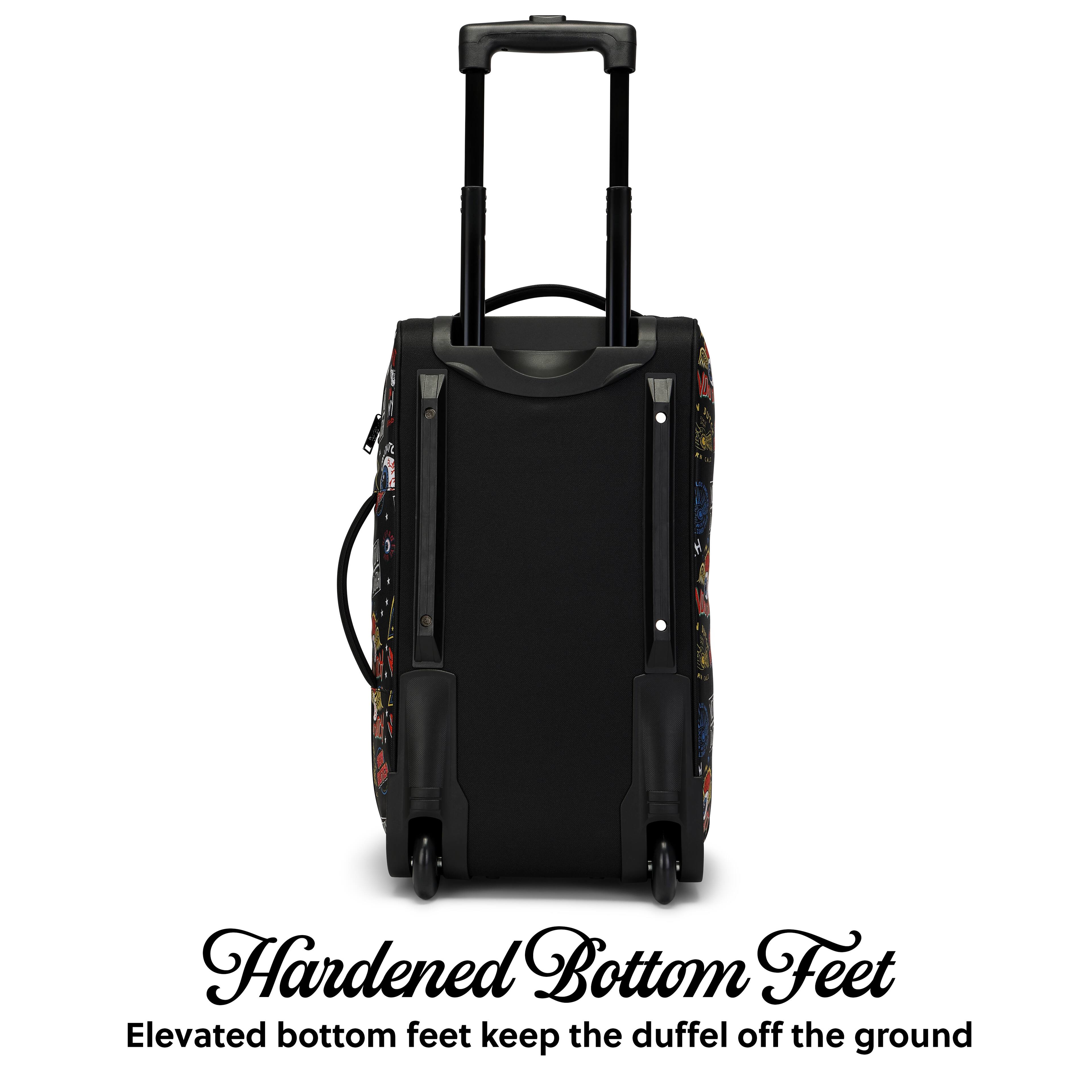 Hardened Bottom Feet  
Elevated bottom feet keep the duffel off the ground