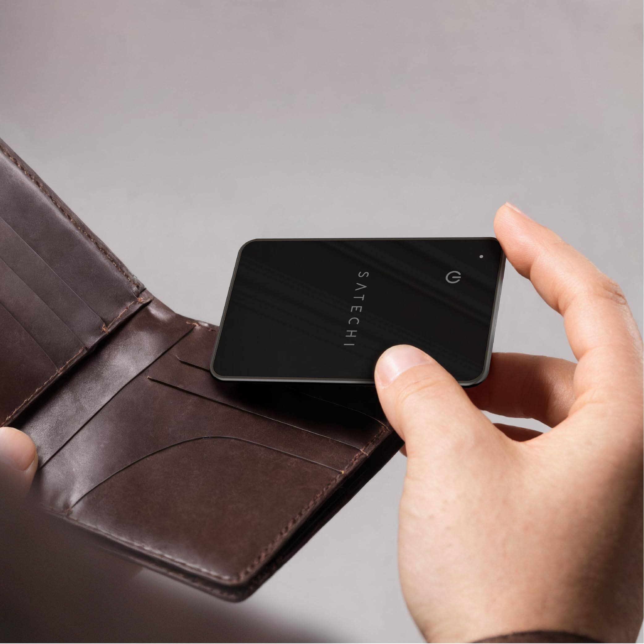 Alt View 4. Satechi - FindAll Wallet Card with Find My, Wallet Tracker Card with Wireless Charging, Works with iPhone, iPad, Mac - Black.