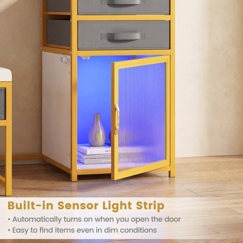 NEU  
ALVED  
HANDITATION  

Built-in Sensor Light Strip  
- Automatically turns on when you open the door  
- Easy to find items even in dim conditions