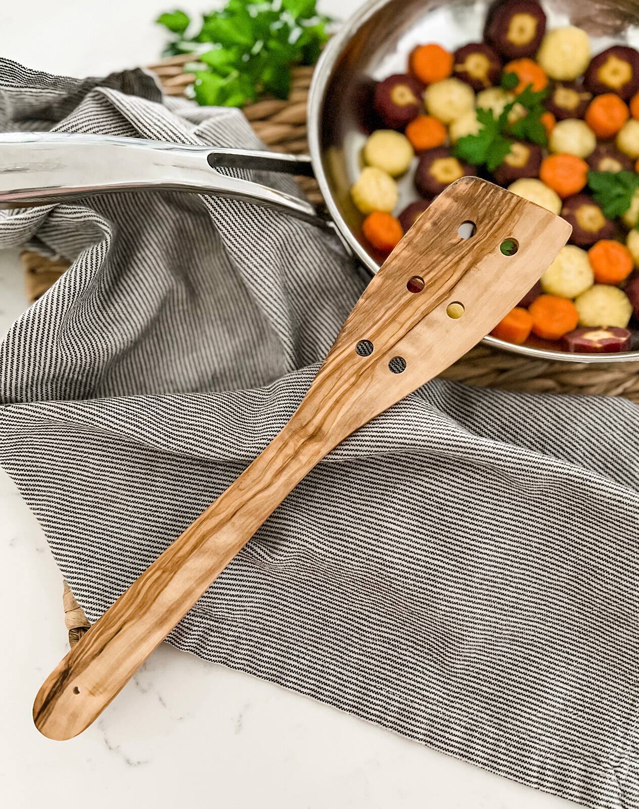 Alt View 2. Kuchenprofi - Cilio Toscana Olivewood Perforated Turner, 11.8-Inch - Brown.