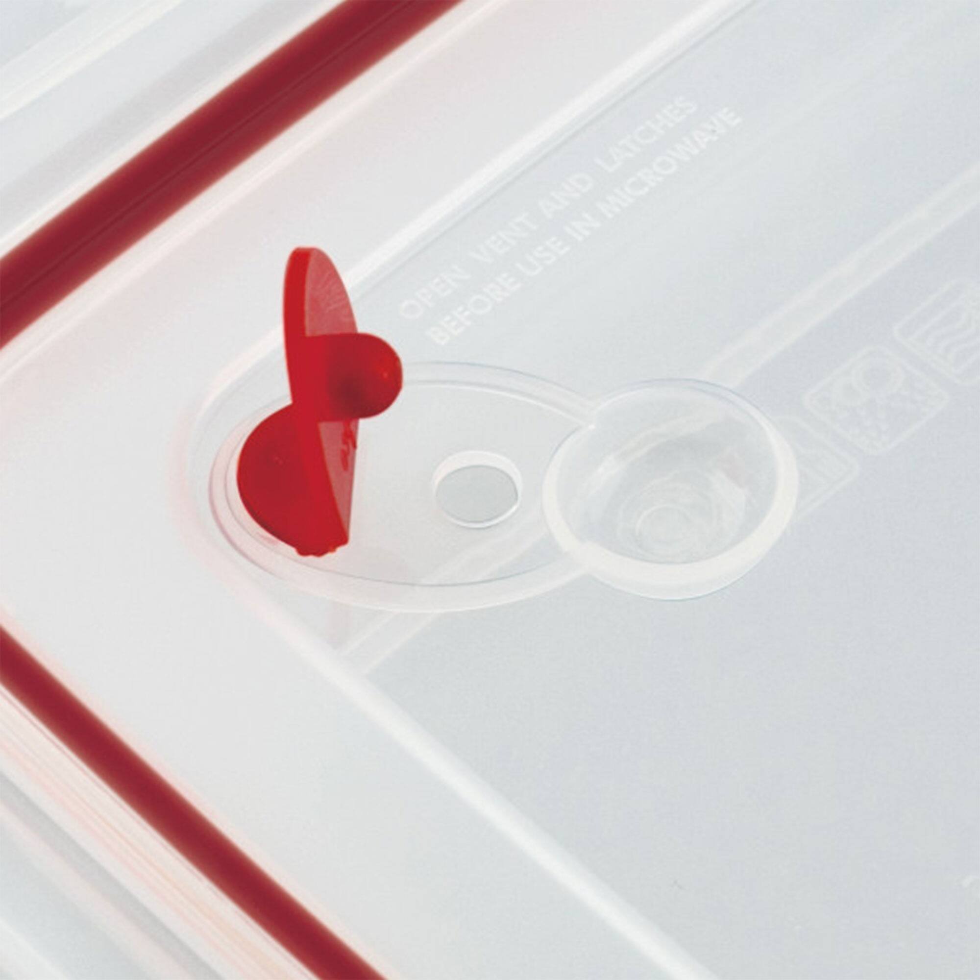 LATCHES AND VENT IN USE OPEN BEFORE USE IN MICROWAVE