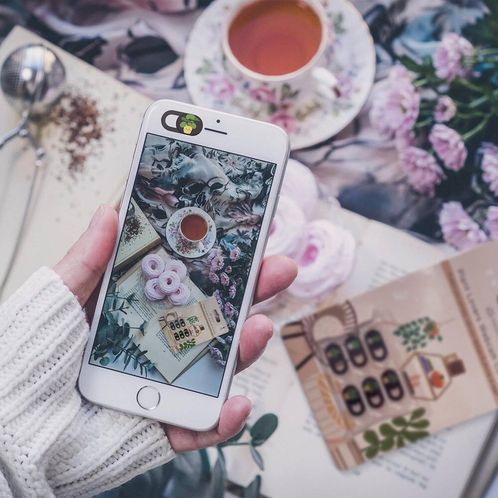 The text on the image is:

888 666