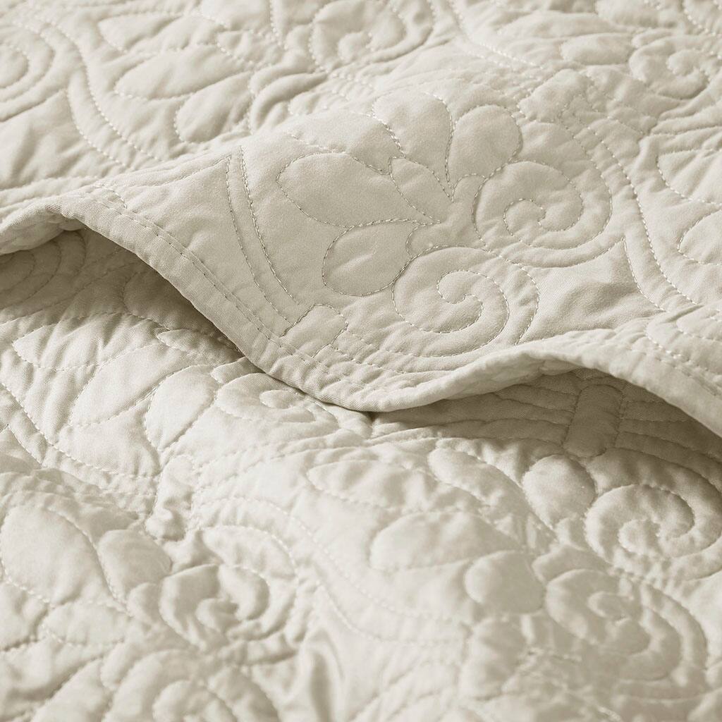 Alt View 5. Gracie Mills - Gracie Mills Sandy Classic Stitch Oversized Quilted Throw Blanket - Ivory.